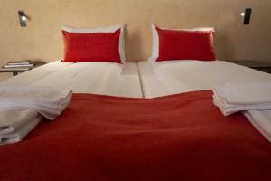 Landhotel, Хедла