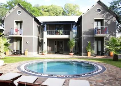 Utopia Boutique - 30