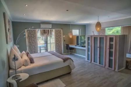 Utopia Boutique - 33