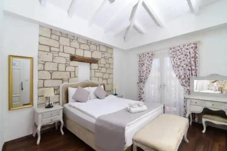 Zübeyde Hanım Alaçatı - 66