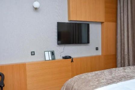 Ramada by Wyndham - 29