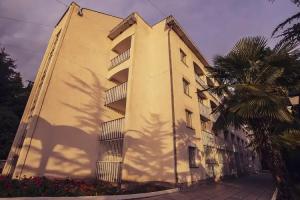 Гостиница «Гурзуф-центр (бывш. Жемчужина Крыма)»