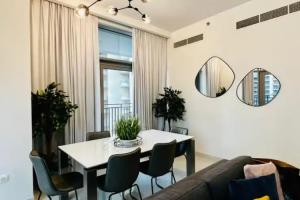 Отель «Luxurious Downtown Apt. with stunning views», Дубай