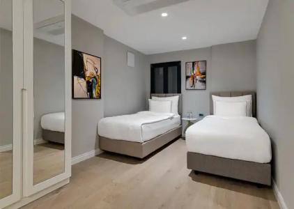 Gleam Collection - 71