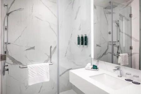 Doubletree By Hilton - 110