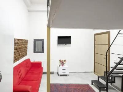 The Red Tent Suite 88 - 10