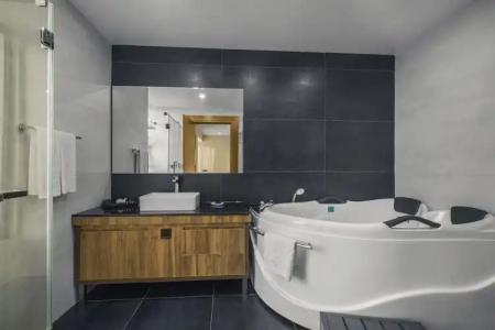 Royal Tulip & Casino - 11