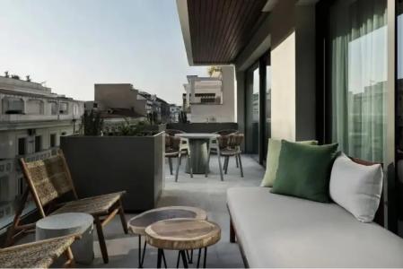 MonAsty,, Autograph Collection - 82