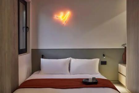 The Newel Metaxourgeio - 22