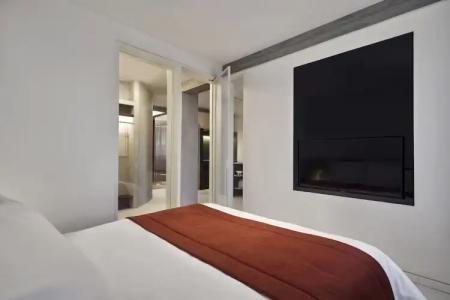 The Newel Metaxourgeio - 84