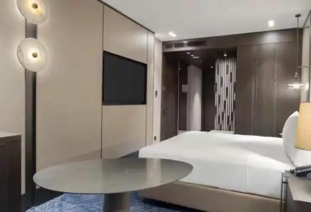 Doubletree By Hilton - 25