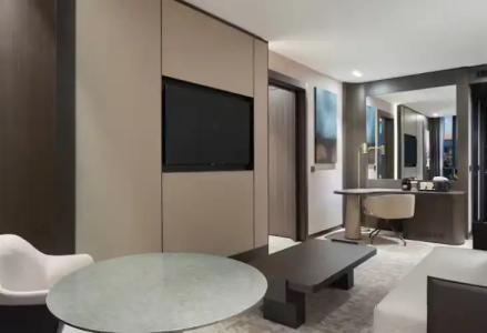 Doubletree By Hilton - 53