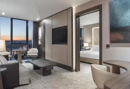 Doubletree By Hilton - 38