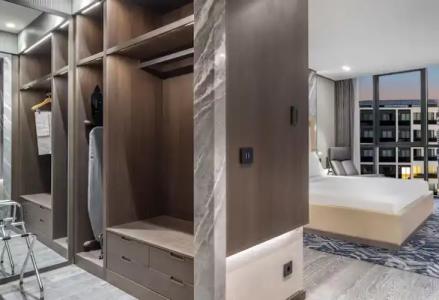 Doubletree By Hilton - 42