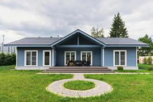 Частный дом на Берегу Озера в, Рощино