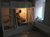 Кровать в общем 8-местном номере для мужчин и женщин