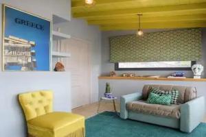 The Frogs_Guest House, Афины