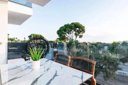 Blue Carpet Luxury Suites - 189