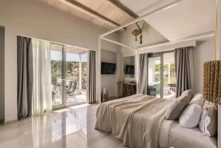 Blue Carpet Luxury Suites - 98