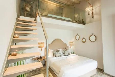 Blue Carpet Luxury Suites - 38