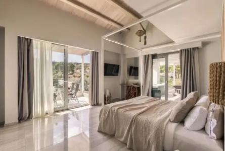 Blue Carpet Luxury Suites - 33