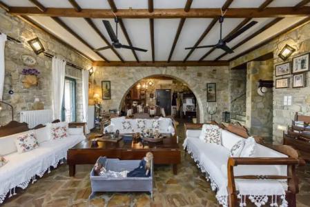 Entire Castle, Amazing Sea View and Swimming Pool - 20