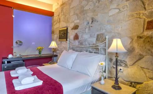 Mistral - For Solo Travelers - 2