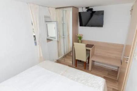 Kastel 1700 Boutique - 60