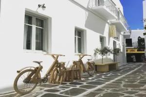 Argonauta Hotel, Парикия