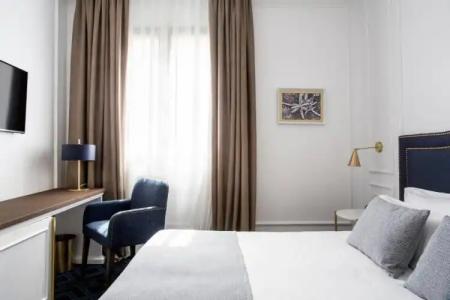 Midmost by Majestic Hotel Group - 40