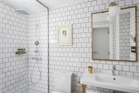 Midmost by Majestic Hotel Group - 16