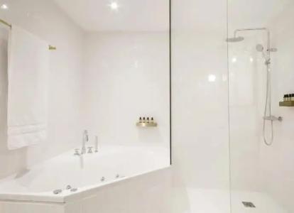 Midmost by Majestic Hotel Group - 57