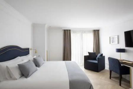 Midmost by Majestic Hotel Group - 4