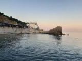 Двухместный номер с двуспальной кроватью и дополнительной кроватью