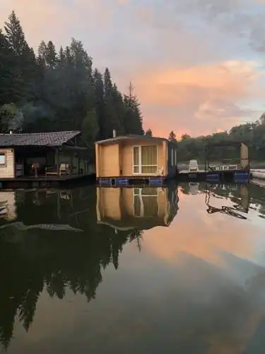 Дом на воде с баней - 1