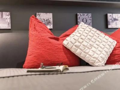 Friedrich Boutique- - 15