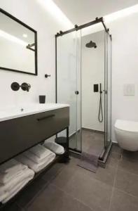 The Artist Athens - 45