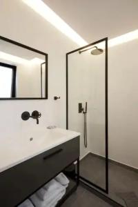 The Artist Athens - 43