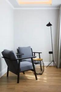 The Artist Athens - 163