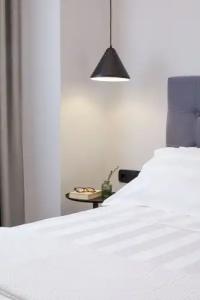 The Artist Athens - 120