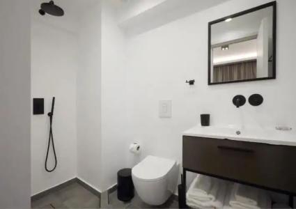 The Artist Athens - 218