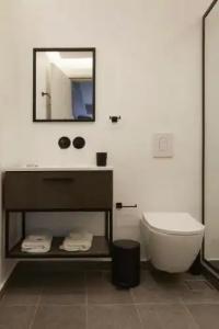 The Artist Athens - 73