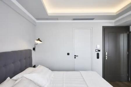 The Artist Athens - 18