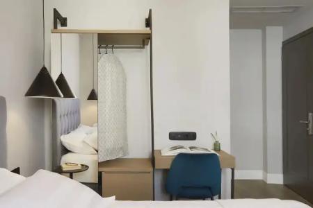 The Artist Athens - 5