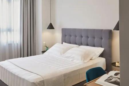 The Artist Athens - 113