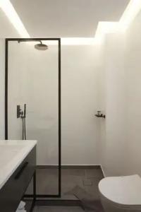 The Artist Athens - 9