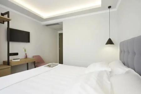 The Artist Athens - 27