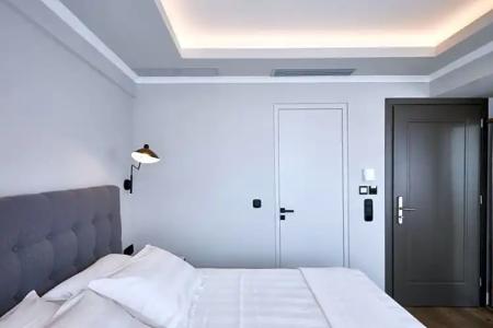 The Artist Athens - 229