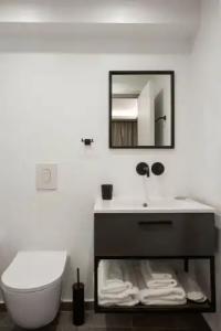 The Artist Athens - 167