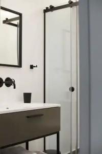 The Artist Athens - 103